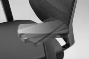 Accoudoirs réglables sur les fauteuils de bureau