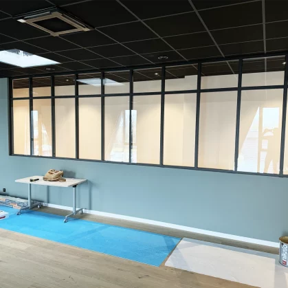 Cloison modulaire avec partie vitrée
