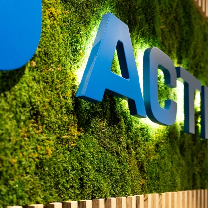 Cadre végétal avec logo Actemium